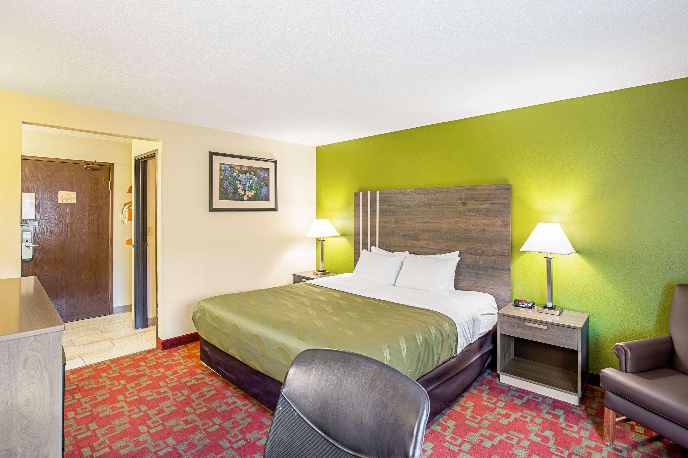 Quality Inn & Suites Milwaukee Esterno foto