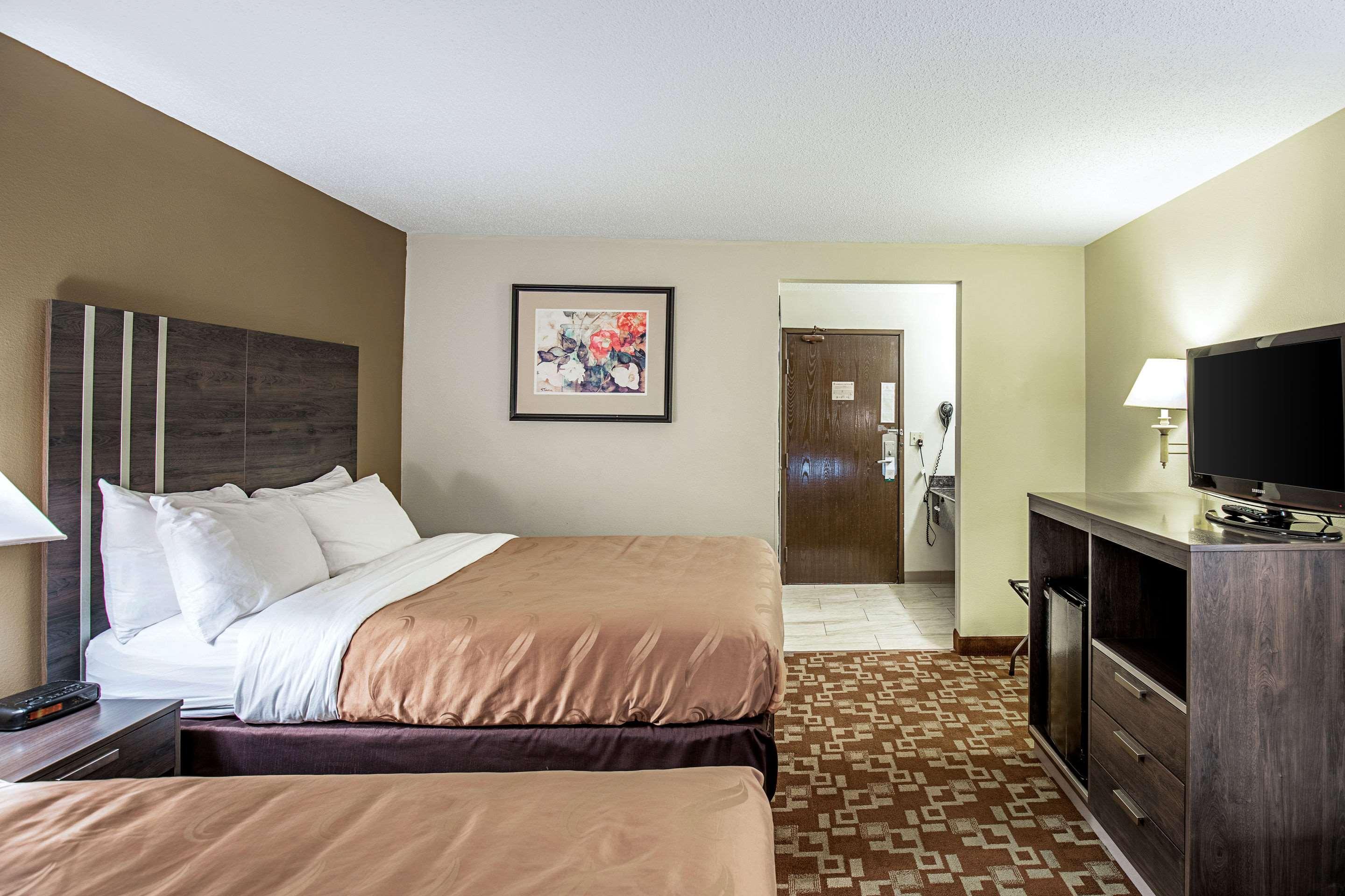Quality Inn & Suites Milwaukee Esterno foto