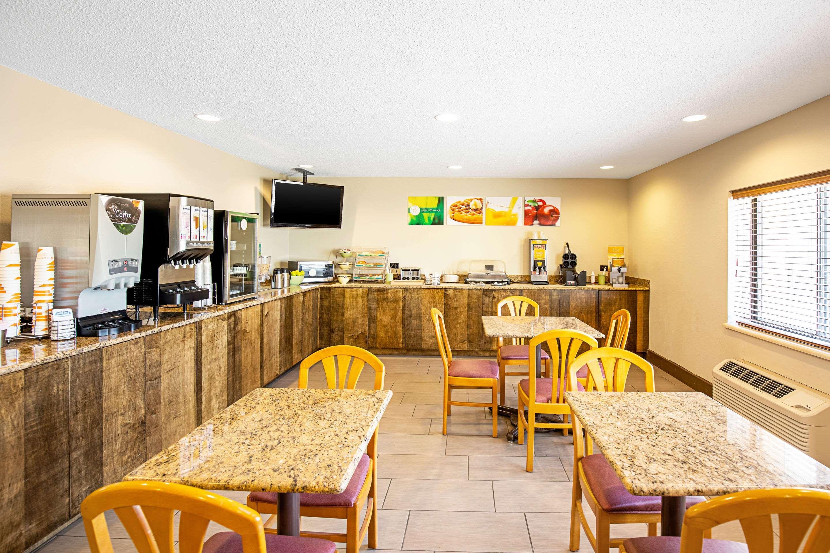 Quality Inn & Suites Milwaukee Esterno foto