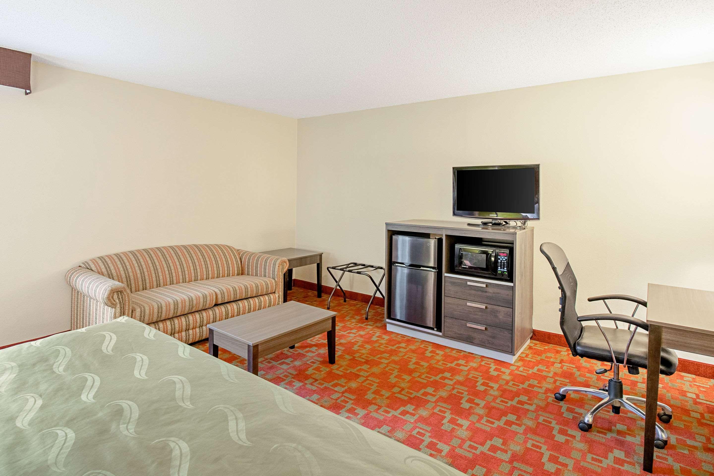 Quality Inn & Suites Milwaukee Esterno foto