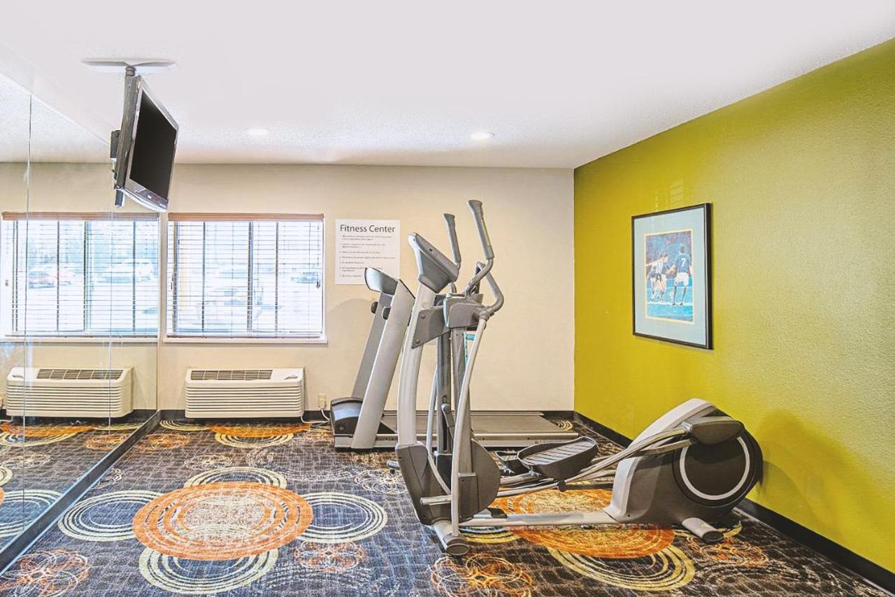Quality Inn & Suites Milwaukee Esterno foto