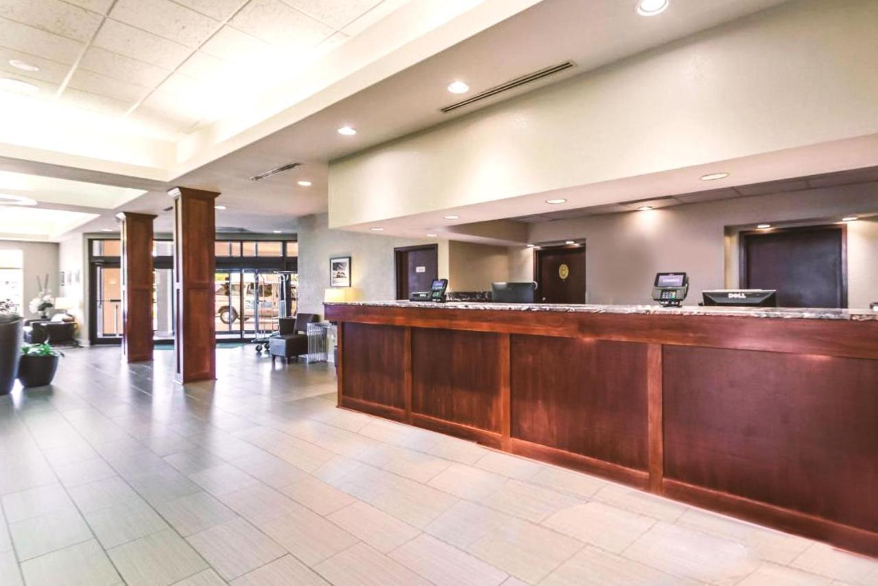 Quality Inn & Suites Milwaukee Esterno foto
