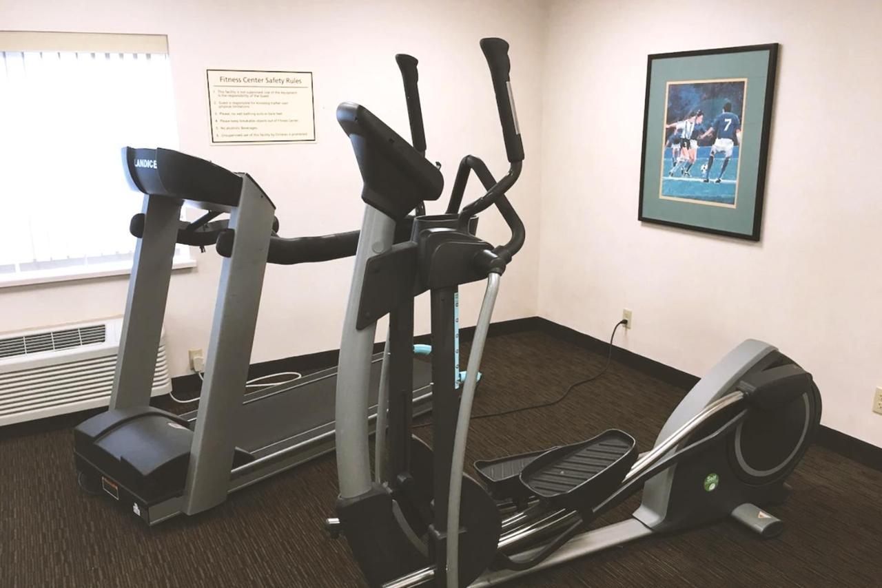 Quality Inn & Suites Milwaukee Esterno foto