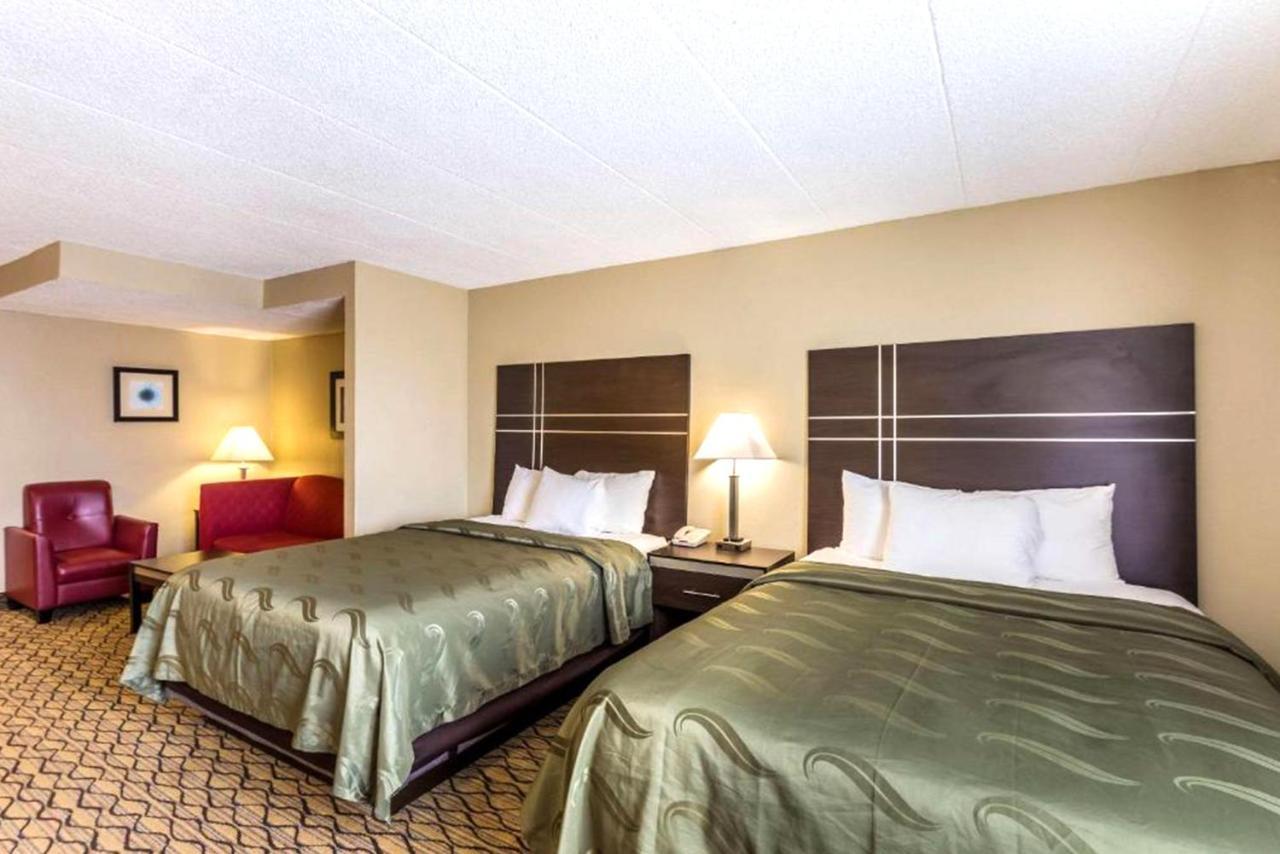 Quality Inn & Suites Milwaukee Esterno foto