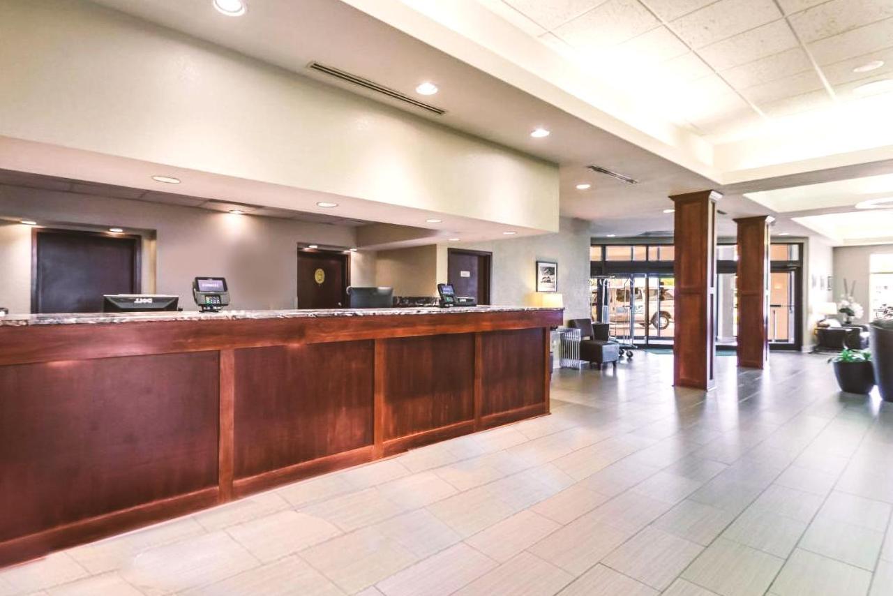 Quality Inn & Suites Milwaukee Esterno foto